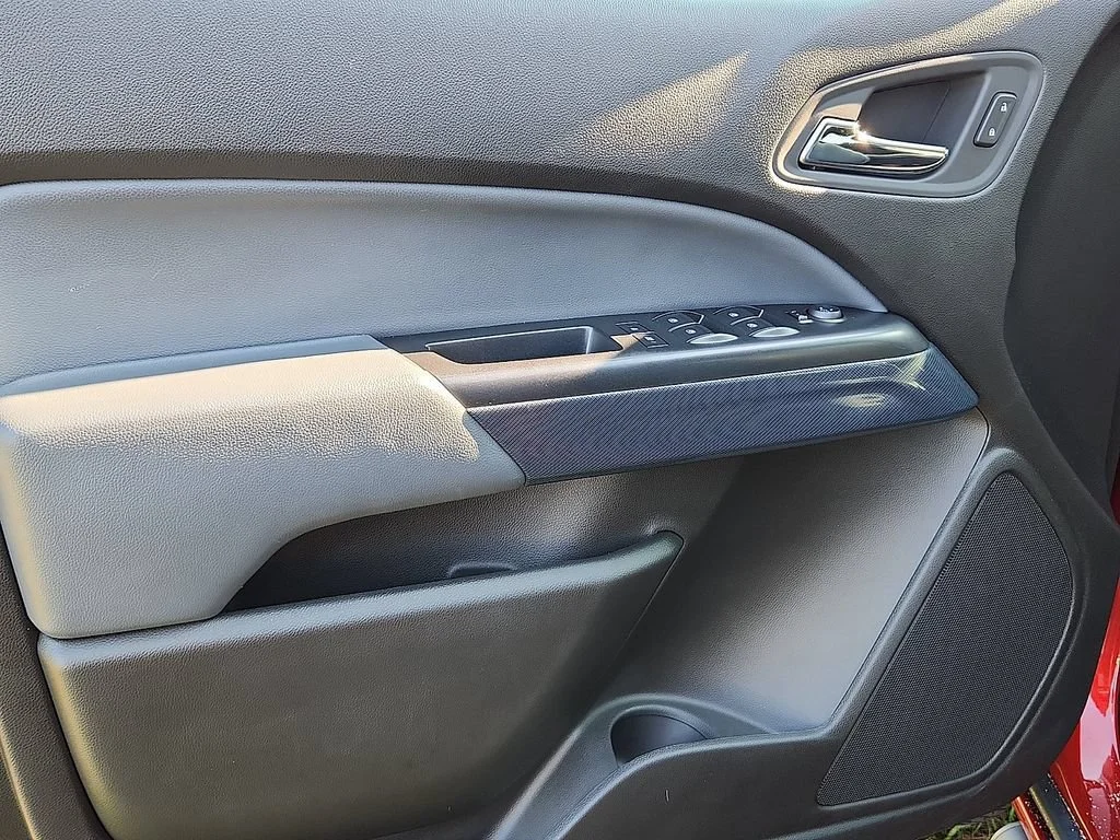 Used 2015 RED ROCK METALLIC Chevrolet 4WD Z71 image 12