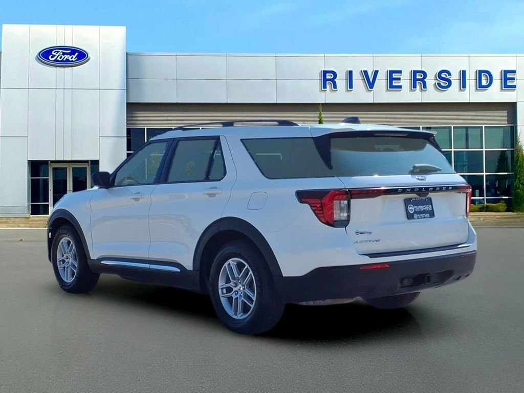 Used 2025 White Metallic Ford Active image 5