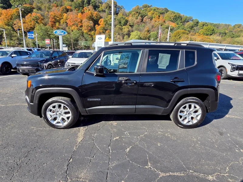 Used 2017 Black Jeep Latitude image 4