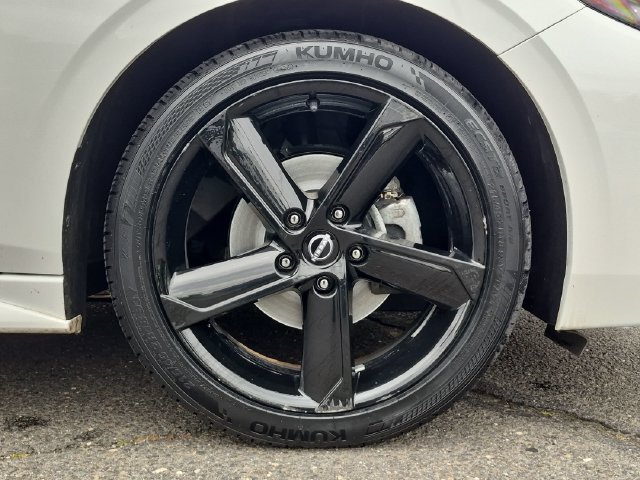 Certified Used 2024 White Nissan SR image 9