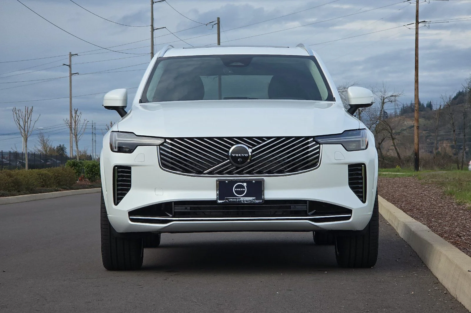 New 2026 Crystal White Volvo Plus image 8