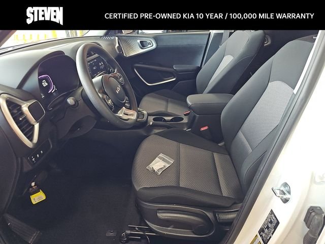 Certified Used 2025  Kia LX image 9