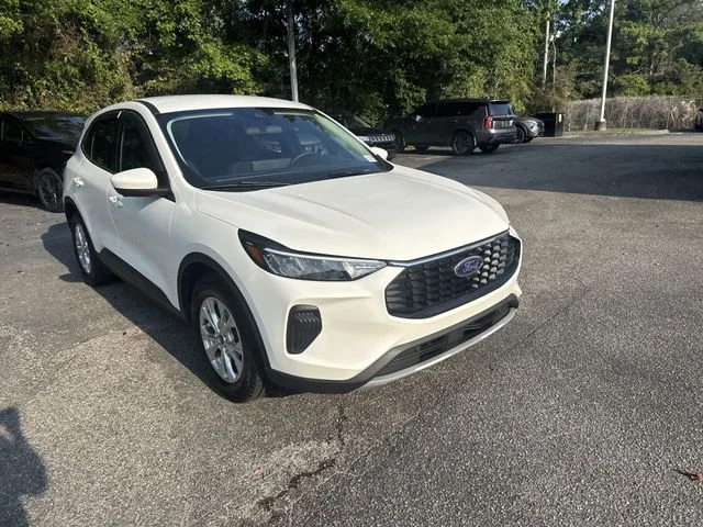 Used 2023 White Ford Active image 3