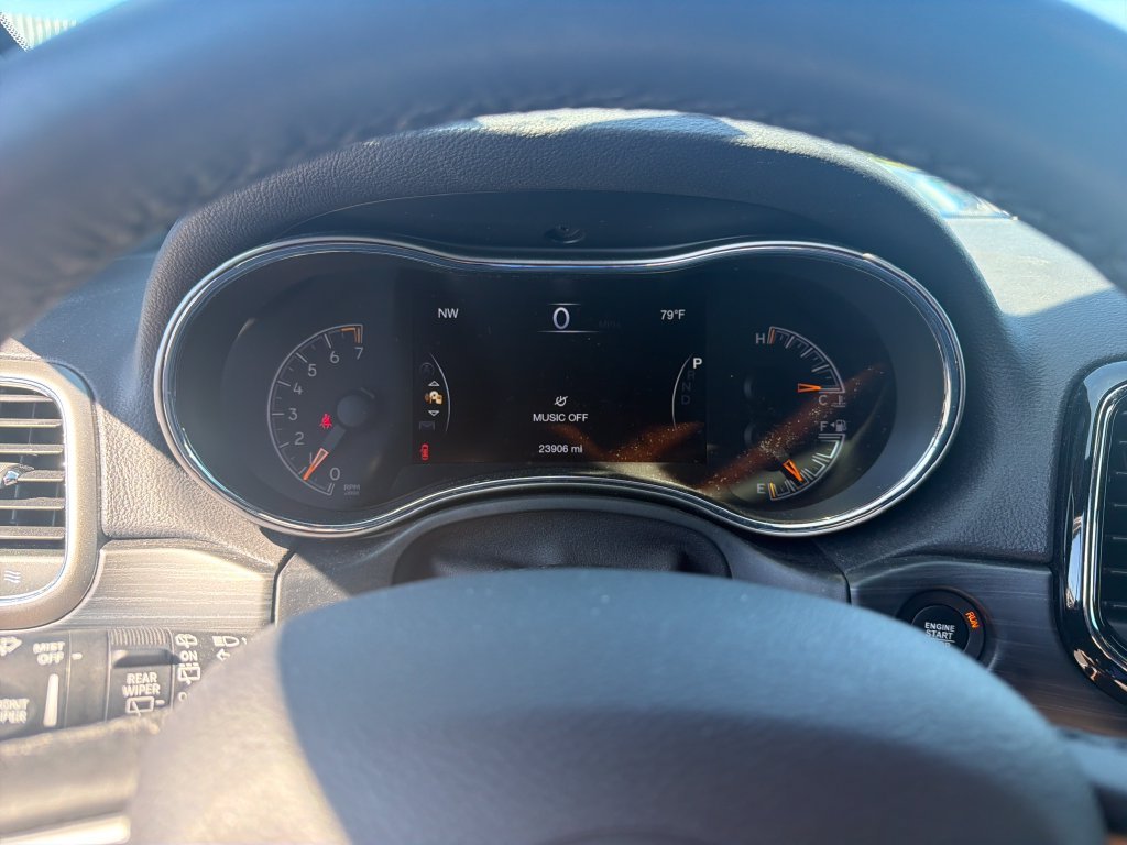 Used 2019 Silver Jeep Laredo E image 19