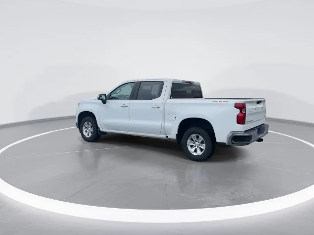 Used 2022 White Chevrolet LT image 5