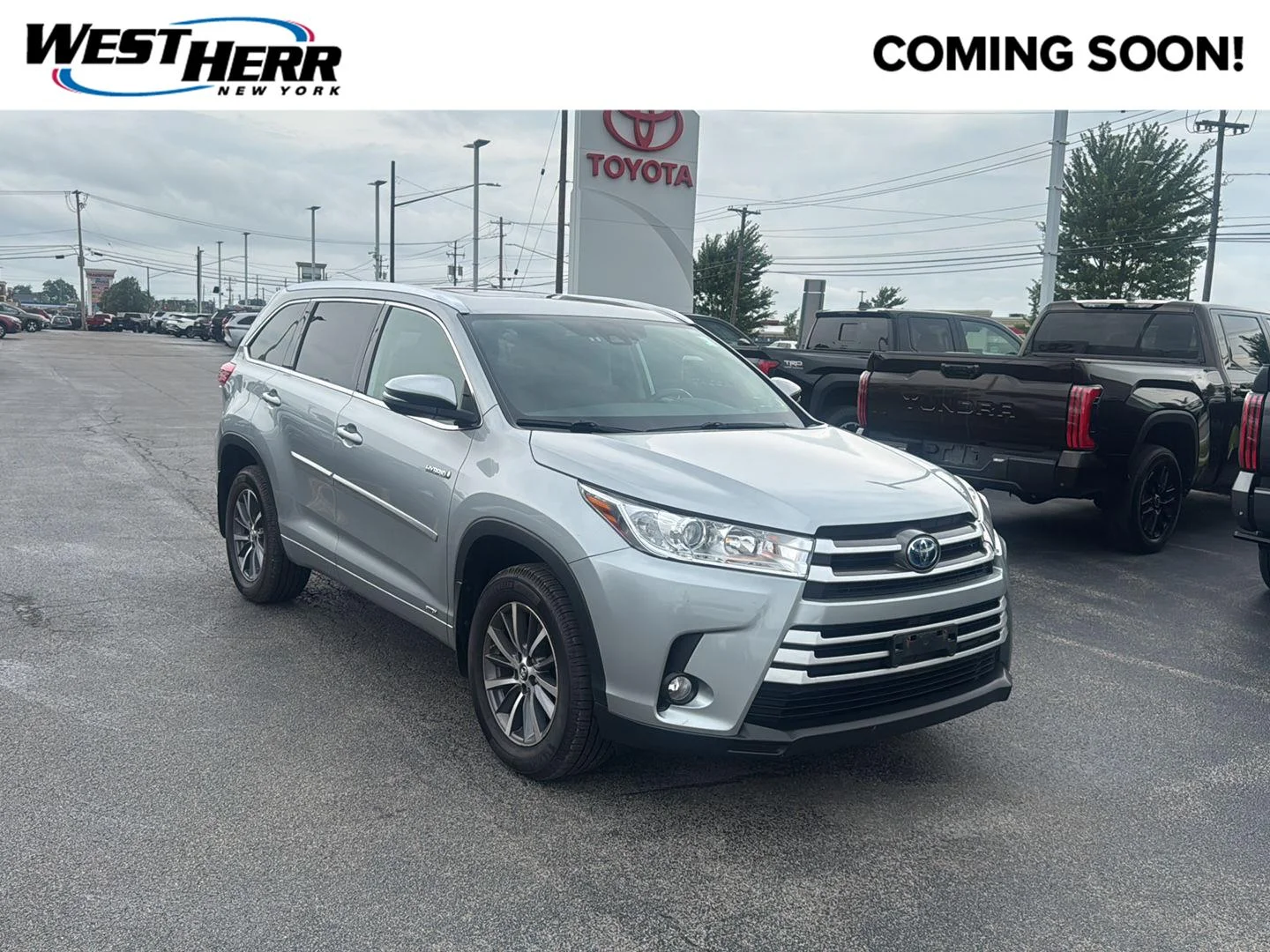 Used 2018 Celestial Silver Metallic Toyota XLE image 1