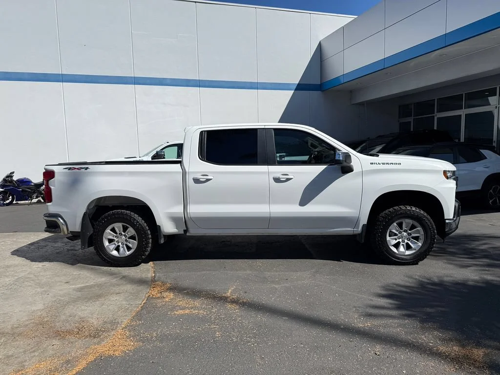 Used 2022 SUMMIT WHITE Chevrolet LT image 6