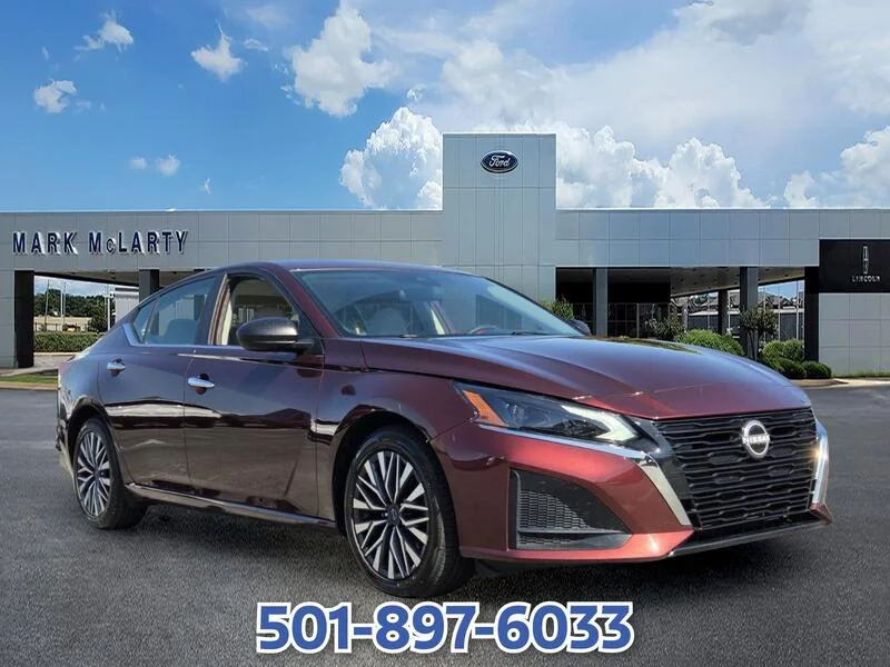 Used 2025 Garnet Pearl NISSAN SV FWD image 7
