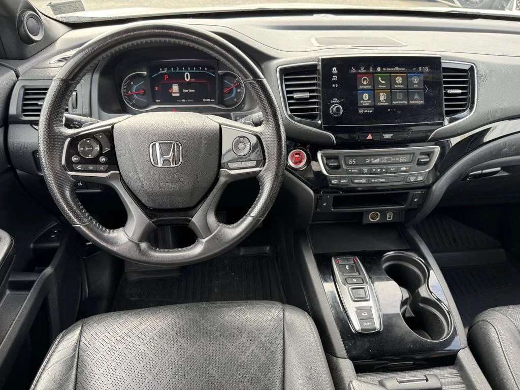 Used 2019 White Honda Touring image 17