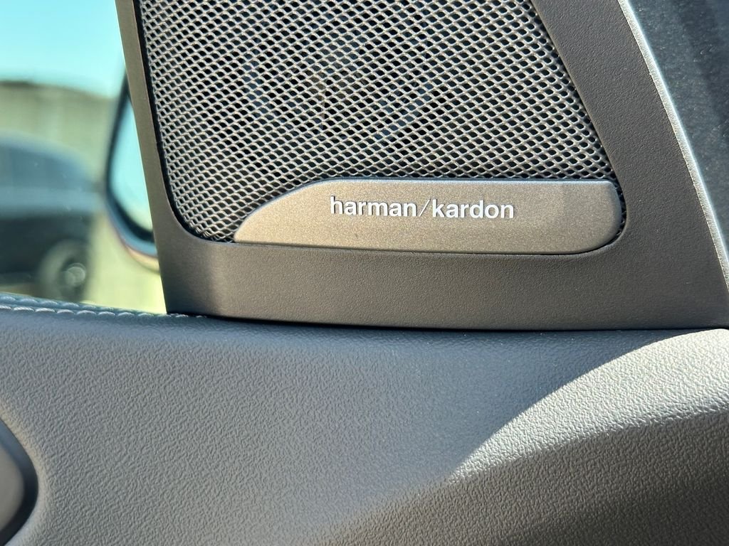 Used 2024 Gray Metallic BMW xDrive40i image 19