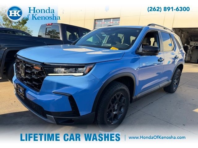 2025 Honda Pilot TrailSport AWD's photo
