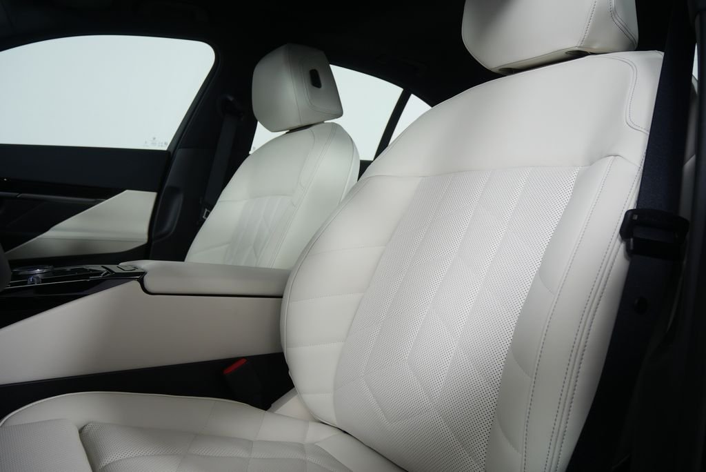 Used 2026 Oxide Grey Metallic BMW 530i xDrive image 11