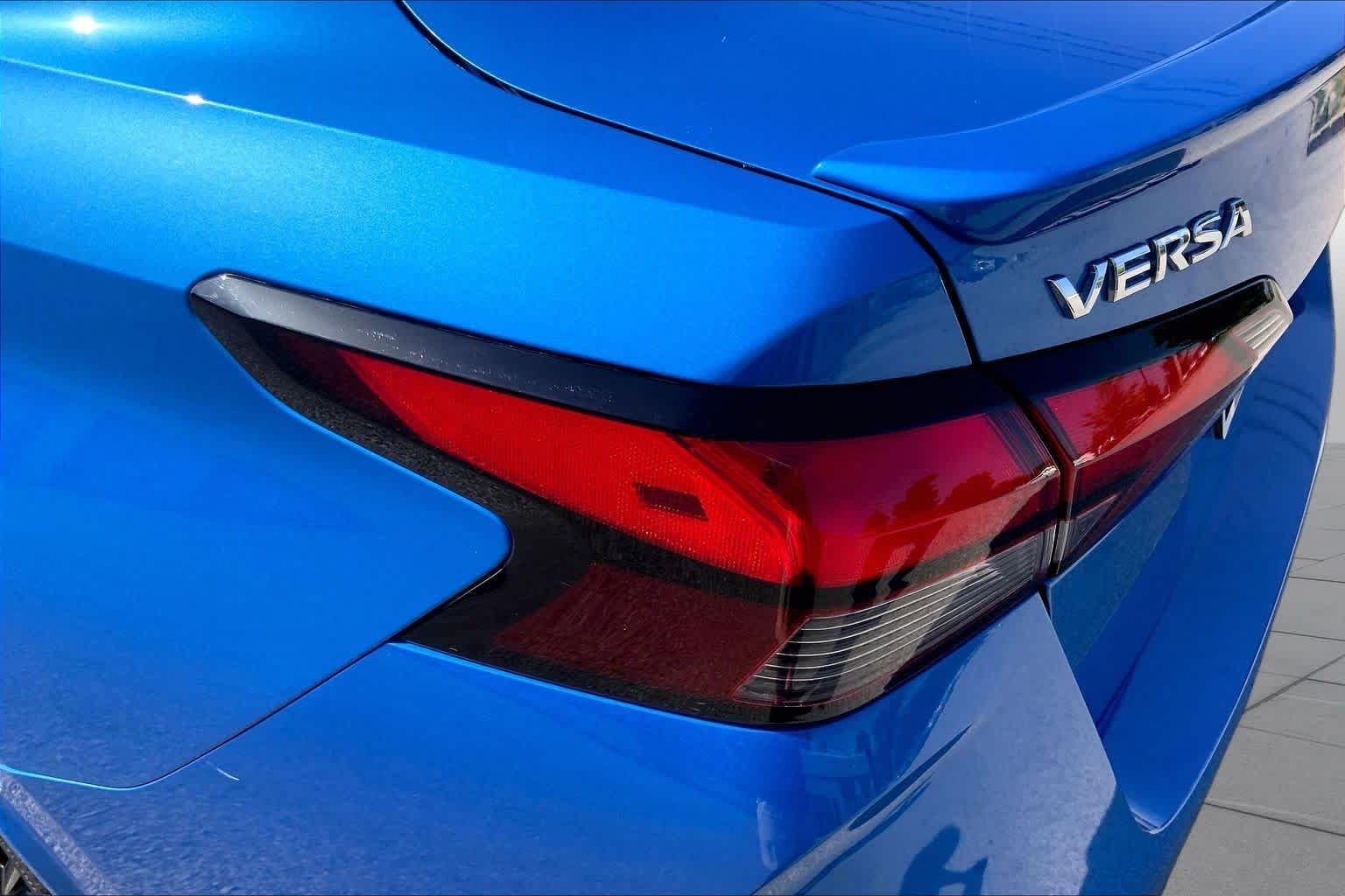 Used 2024 Electric Blue Metallic Nissan SR image 27
