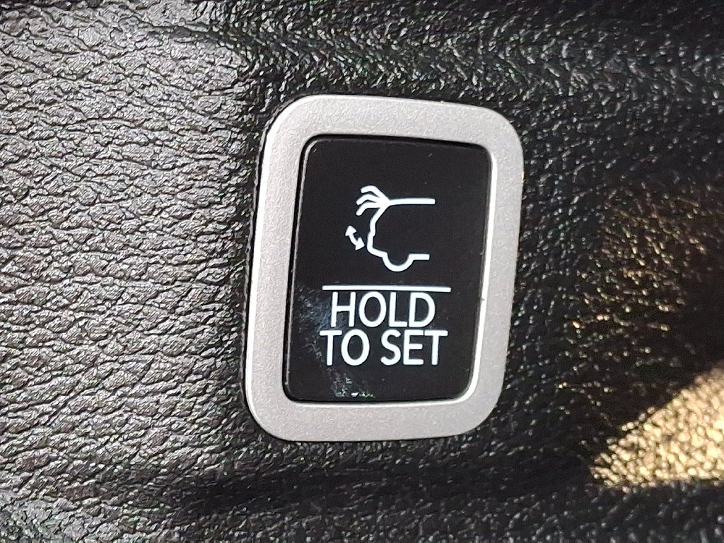 Used 2023 Black Jeep Limited image 30