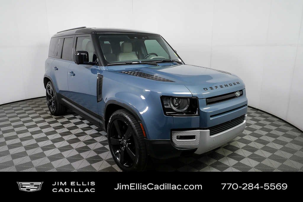2023 Land Rover Defender SE's photo