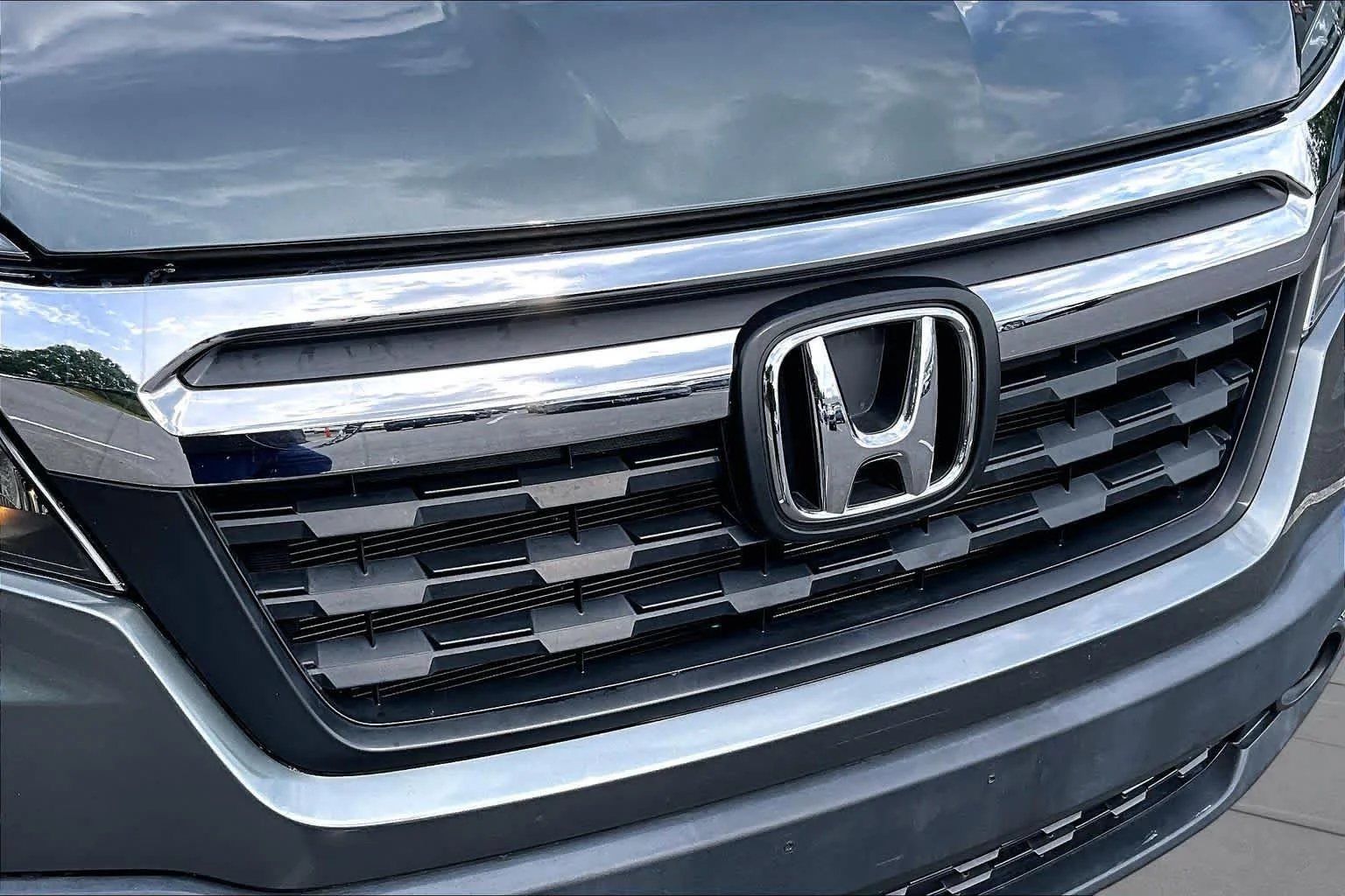 Used 2019 Forest Mist Metallic Honda RTL image 30
