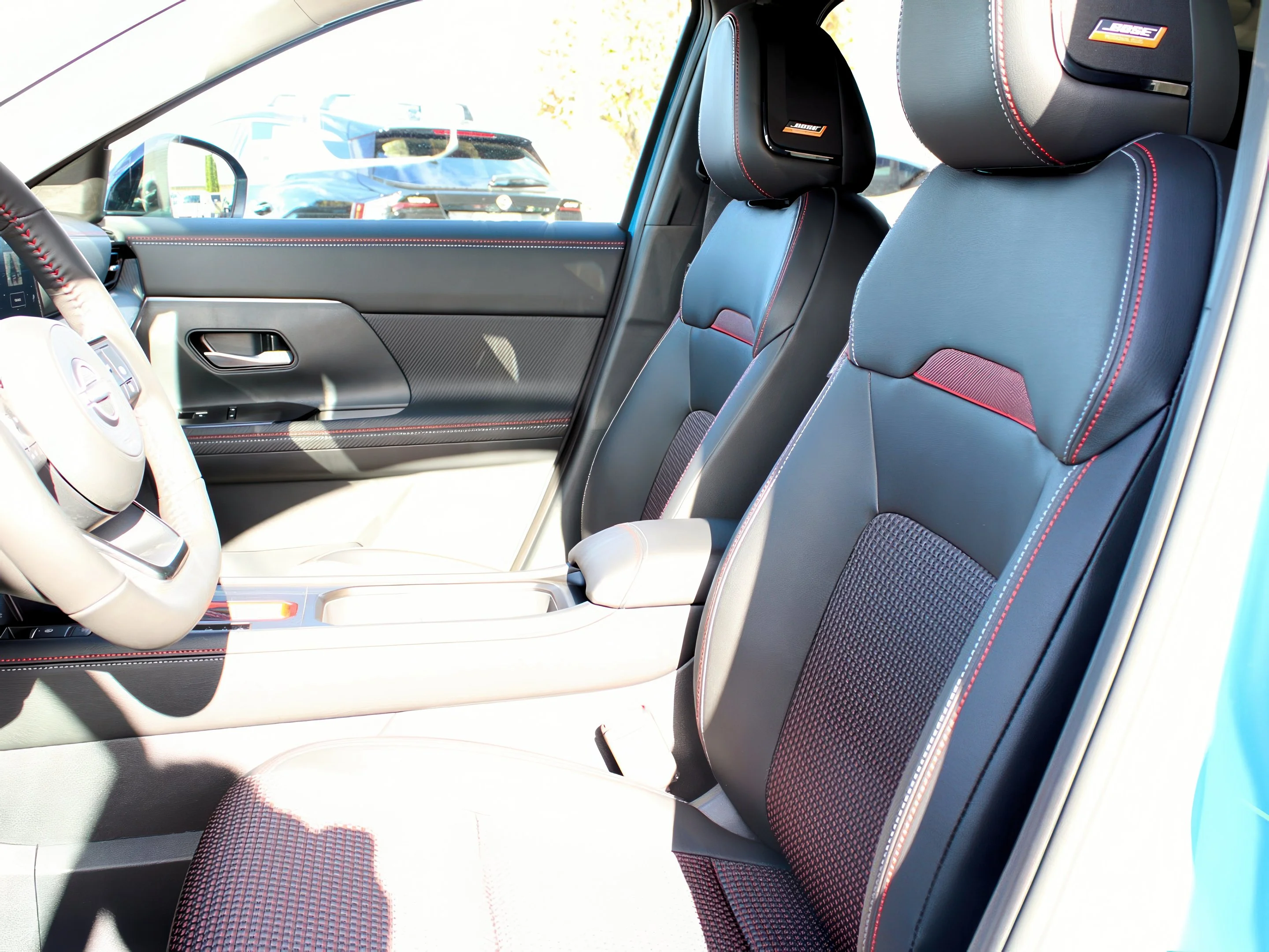 New 2026 Arctic Ice Blue Metallic / Super Black Two-tone Nissan SR image 12