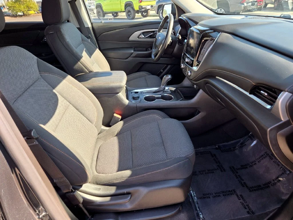 Used 2020 Gray Chevrolet LT image 19