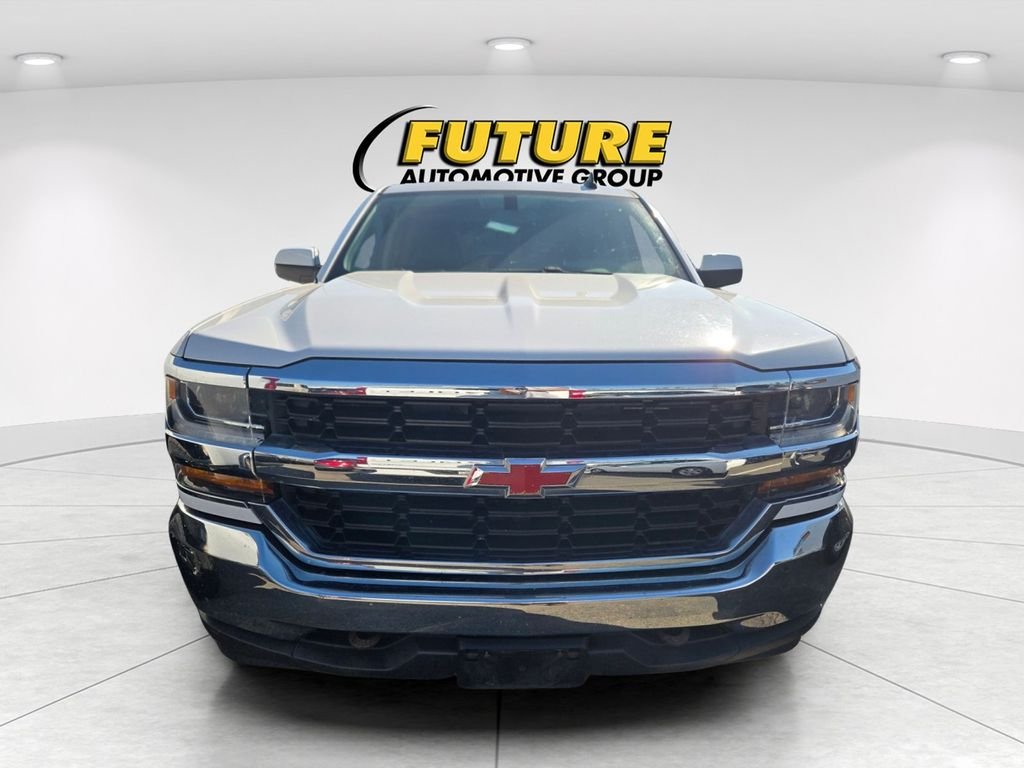 Used 2018 White Chevrolet LT image 2
