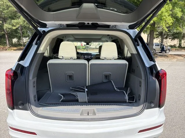 Used 2024 White Cadillac Premium Luxury image 25