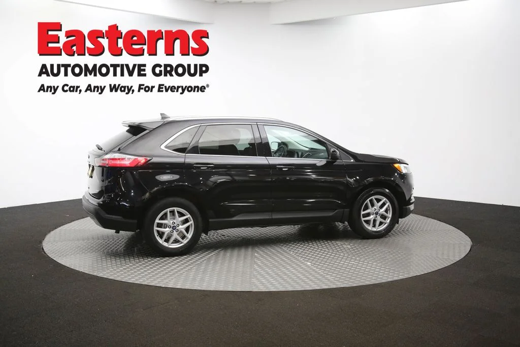 Used 2022 Black Ford SEL image 42