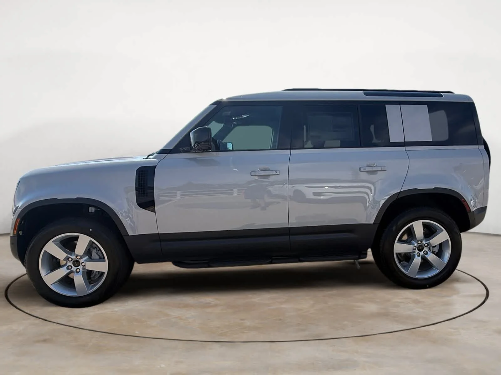 New 2026 Borasco Grey Land Rover S image 2