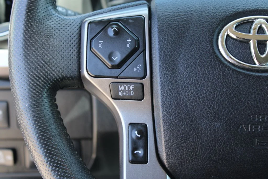 Used 2022 White Toyota SR5 image 24