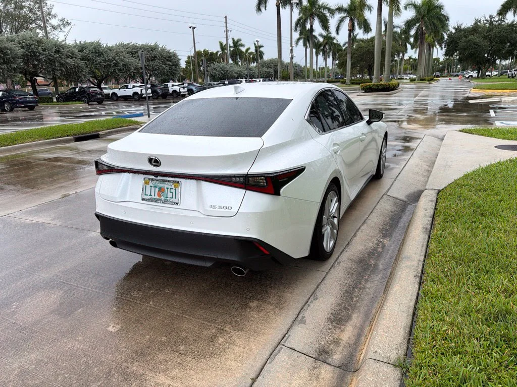 Used 2025 White Pearl Lexus 300 image 6