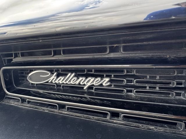 Used 2017 Pitch Black Clearcoat Dodge R/T Shaker image 8