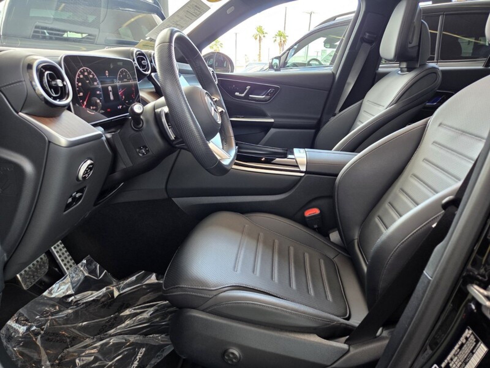 Certified Used 2024 Obsidian Black Metallic Mercedes-Benz GLC 300 image 13