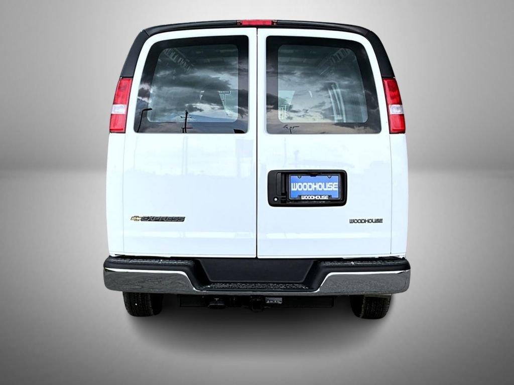 New 2026 Summit White Chevrolet 1WT image 6