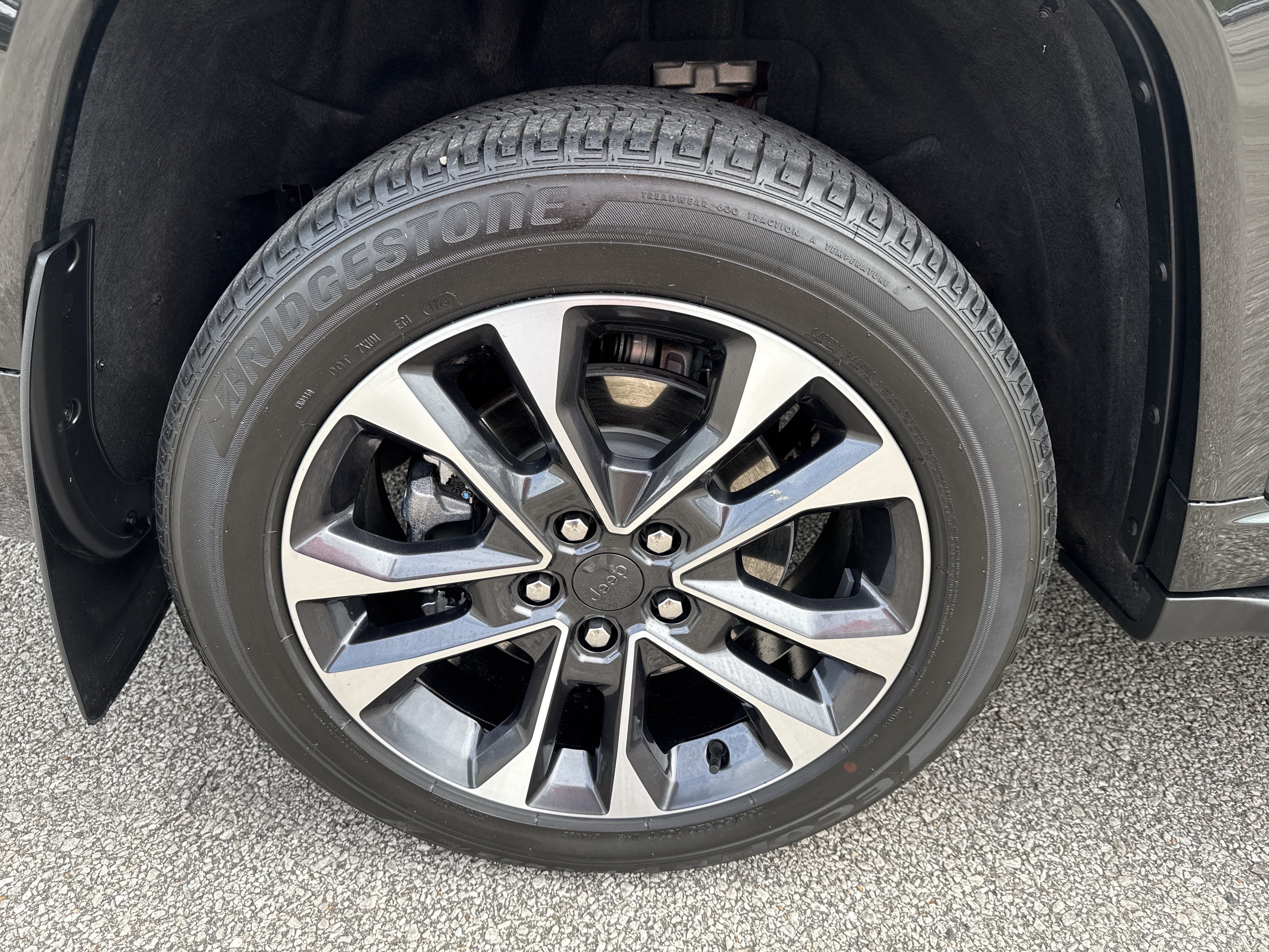 Used 2023 Rocky Mountain Pearlcoat Jeep Overland image 19
