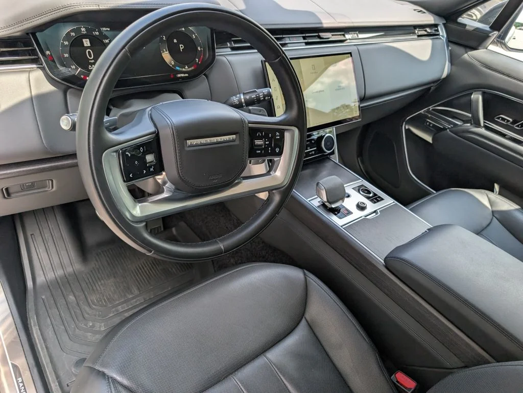 New 2023 Eiger Grey Land Rover SE image 4