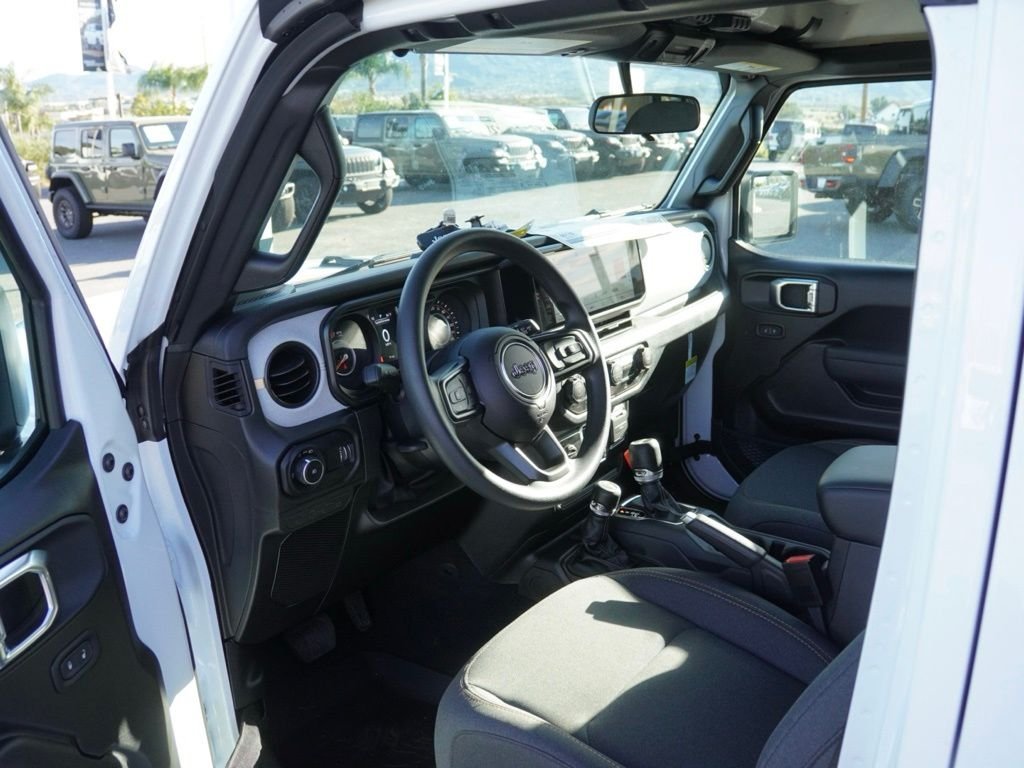 New 2026 Bright White Clear-Coat Exterior Paint Jeep Sport image 15