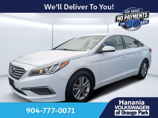 Used 2016 White Hyundai SE image 7
