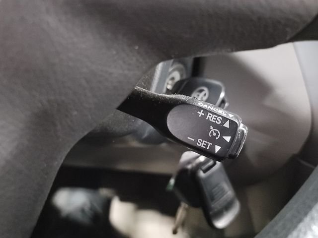 Used 2008 Classic Silver Metallic Toyota Base image 25