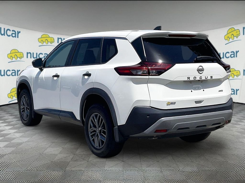 Used 2023 Glacier White Nissan S image 4
