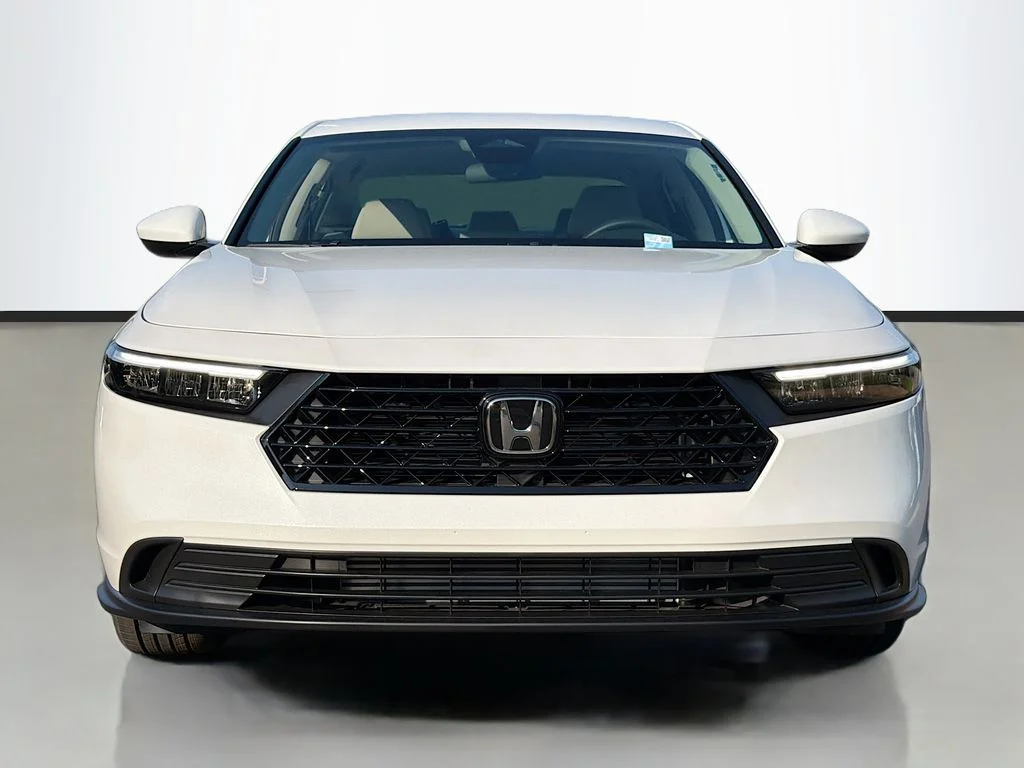 New 2026 Platinum White Pearl Honda LX image 4