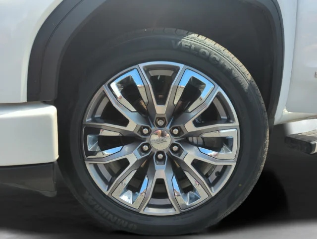 Used 2023 White GMC Denali image 48