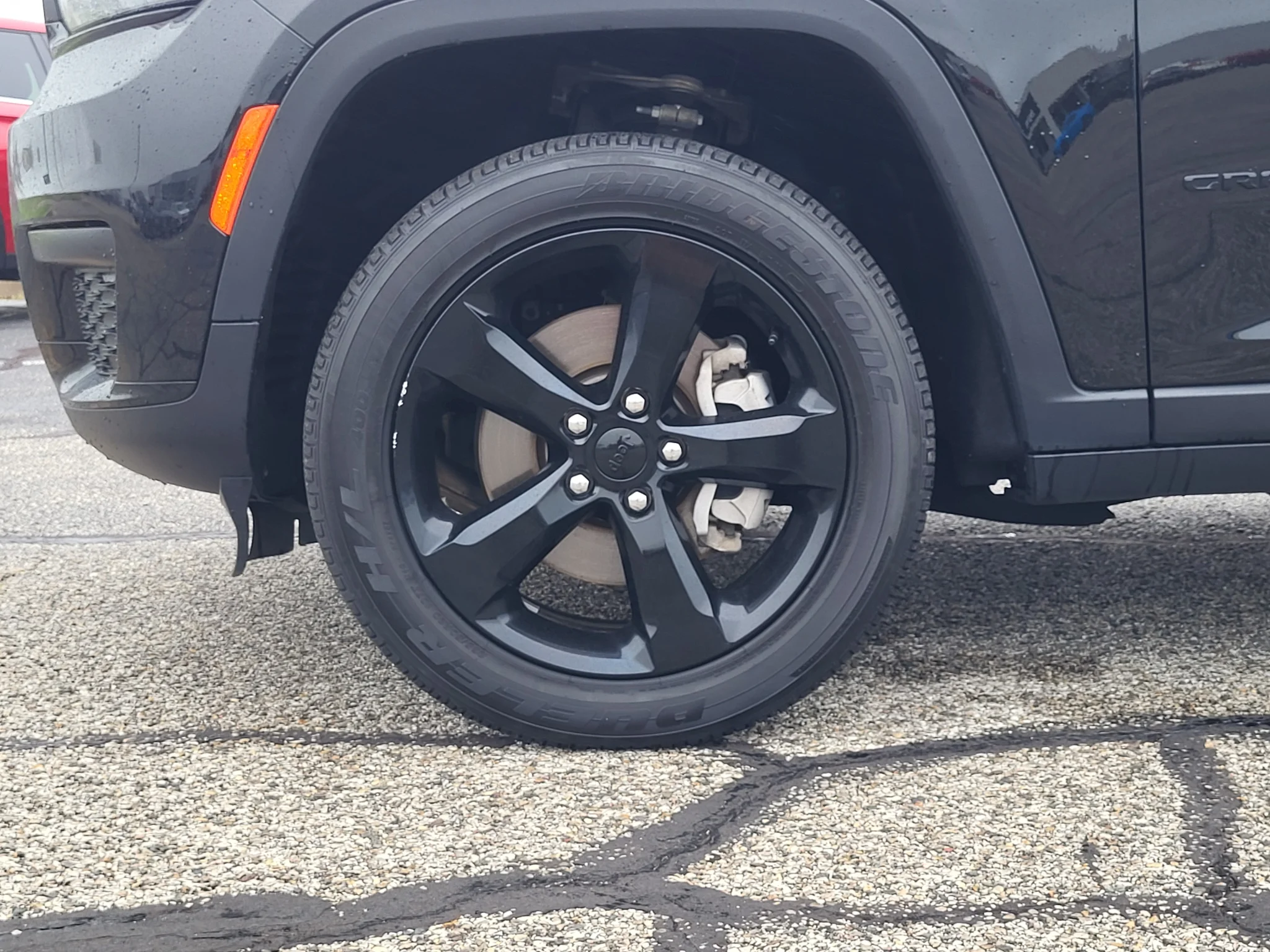 Used 2025 Diamond Black Crystal Pearlcoat Jeep Altitude X image 25