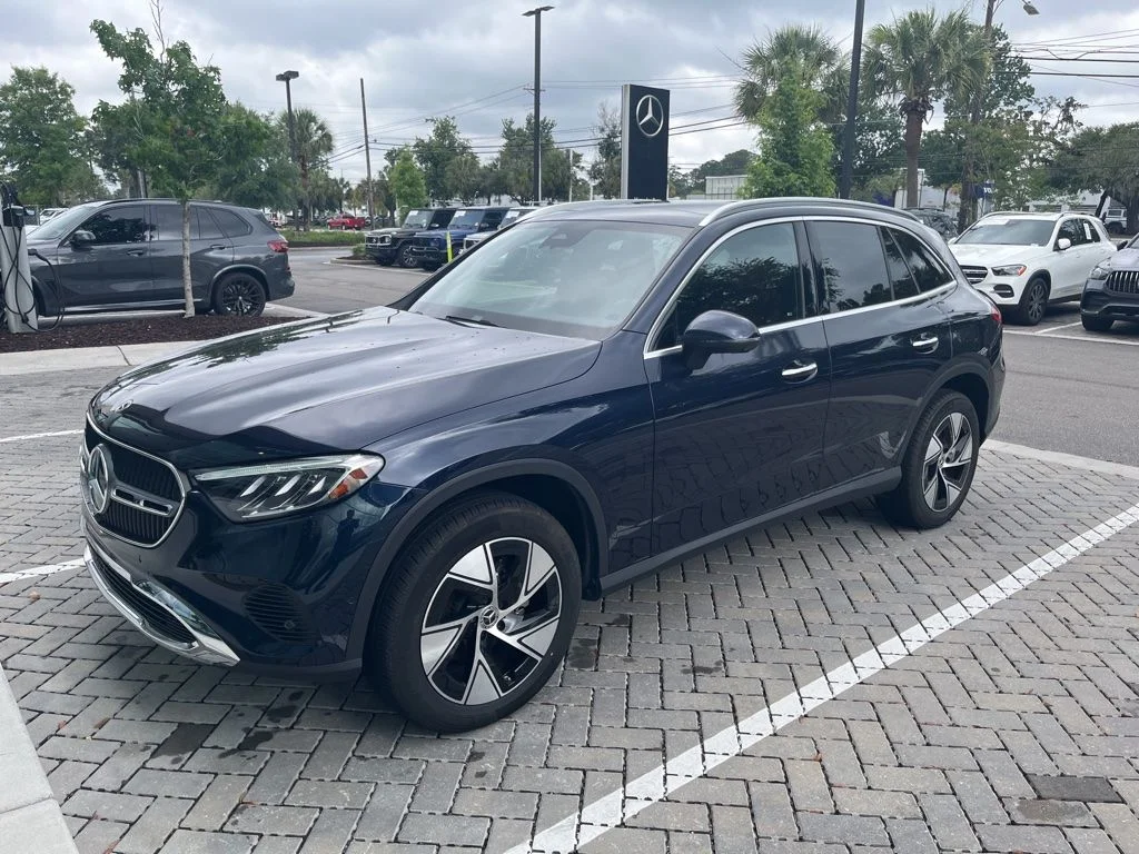 Used 2024 Nautical Blue Metallic Mercedes-Benz GLC 300 image 2