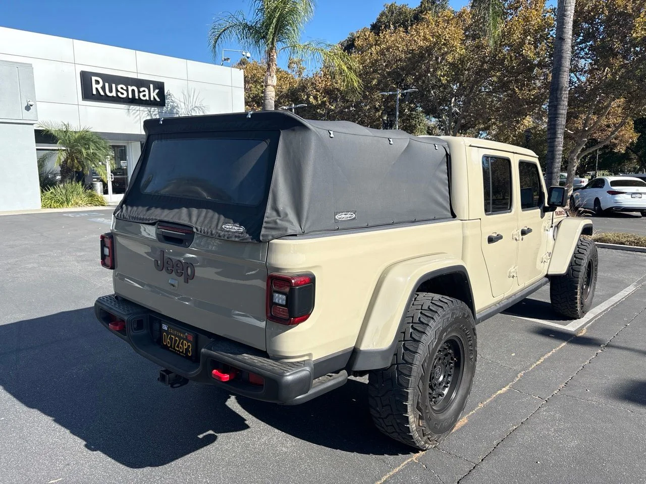 Used 2020 Beige Jeep Rubicon image 5