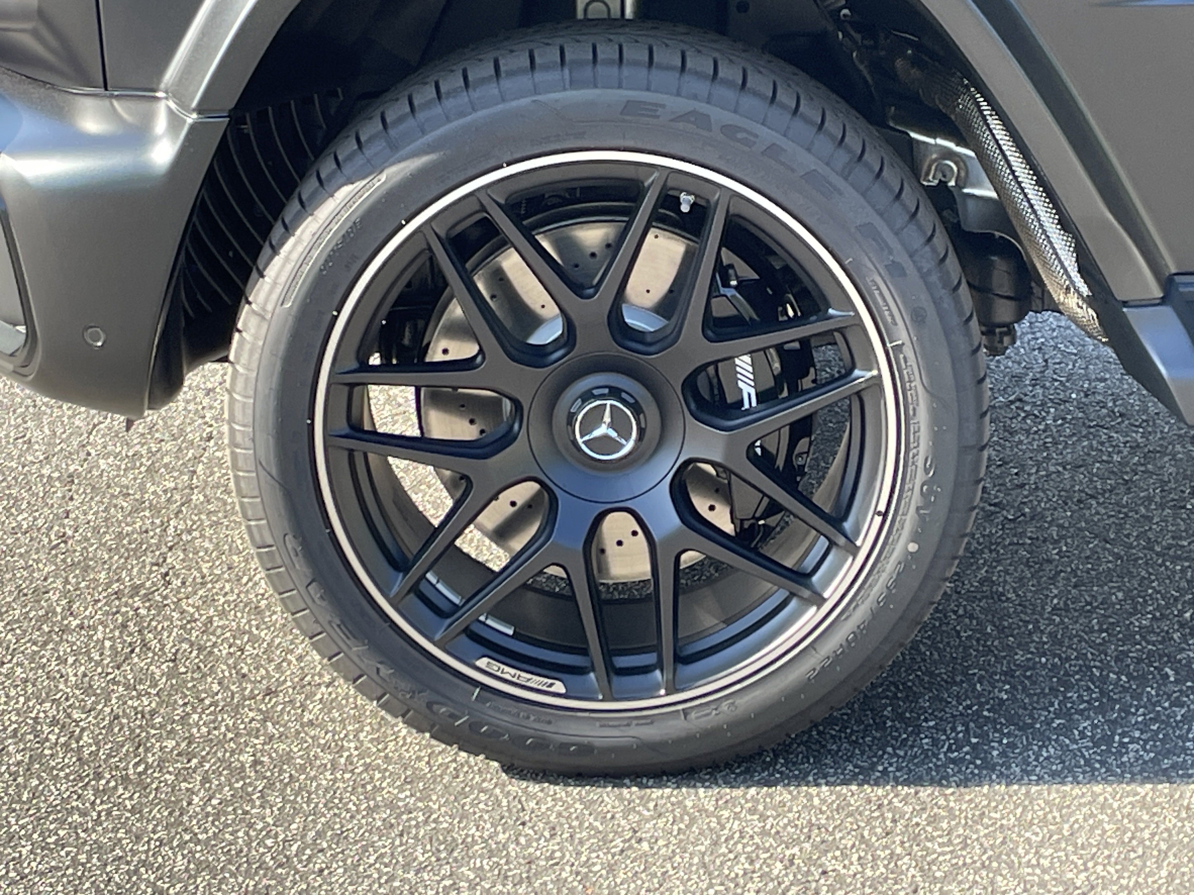 New 2026 MANUFAKTUR Night Black Magno Mercedes-Benz AMG® G 63 SUV image 14