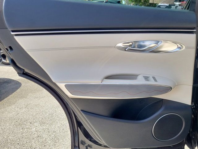 2024 GENESIS GV70 Standard - Photo 9