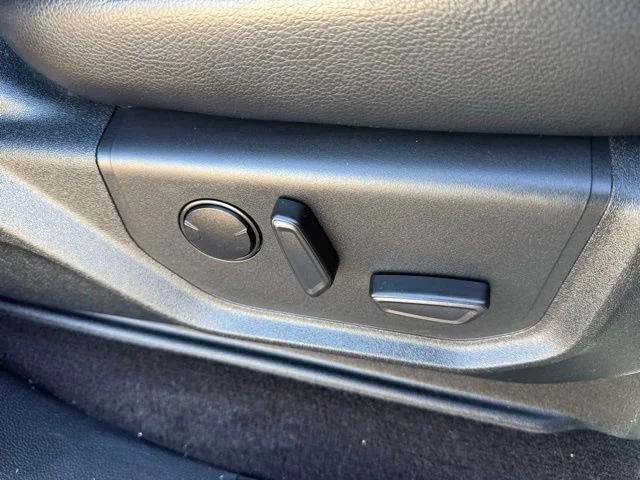 Used 2019  Ford  image 48