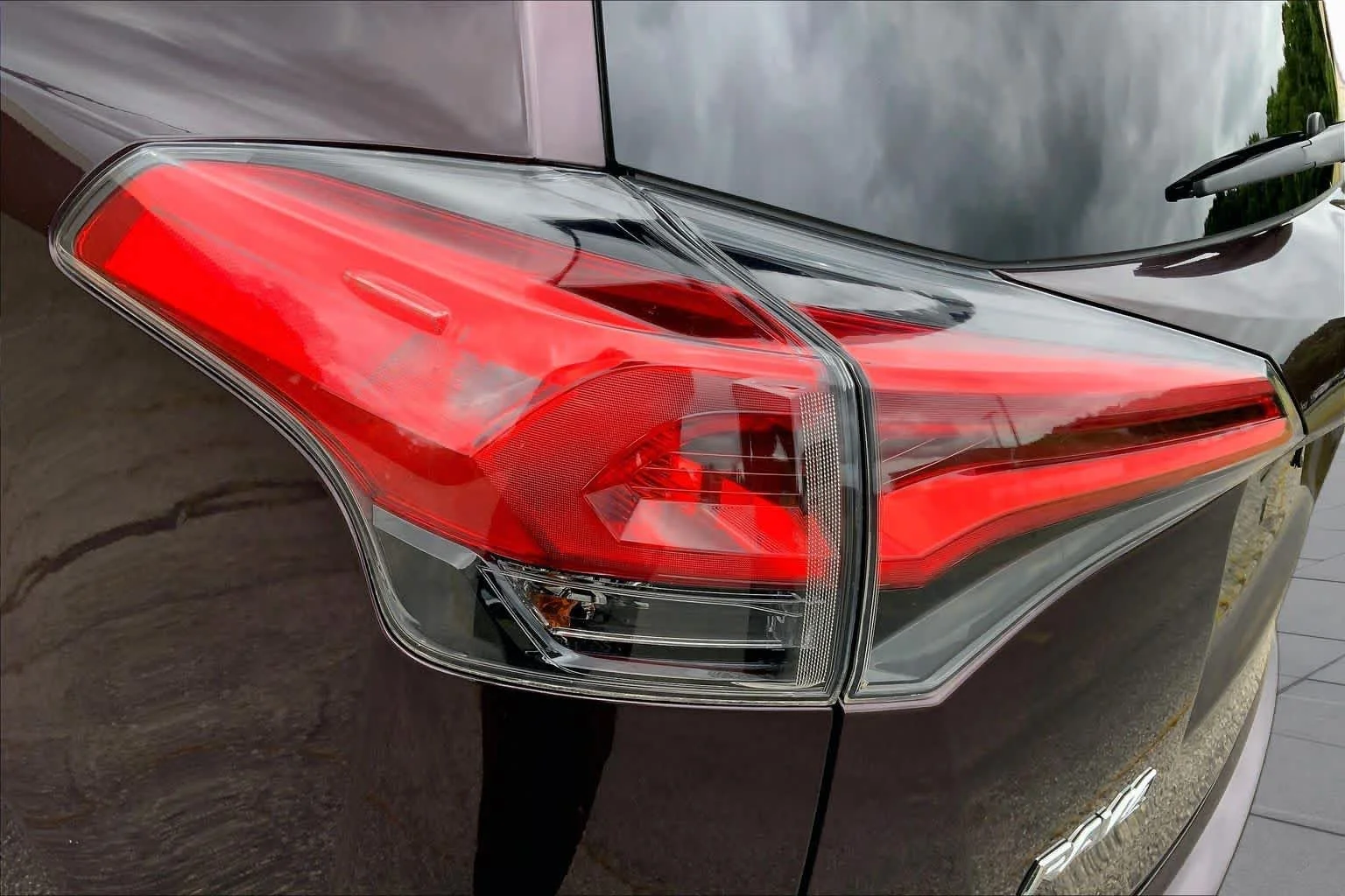 Used 2017 Black Currant Metallic Toyota XLE image 28