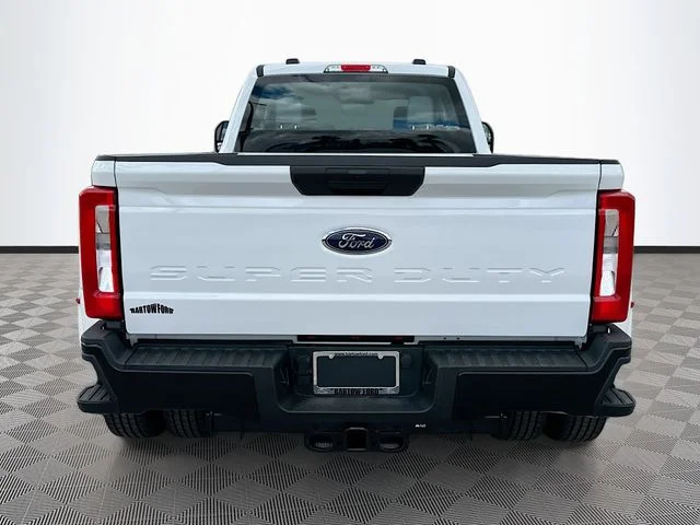 New 2026 Oxford White Ford XL image 5