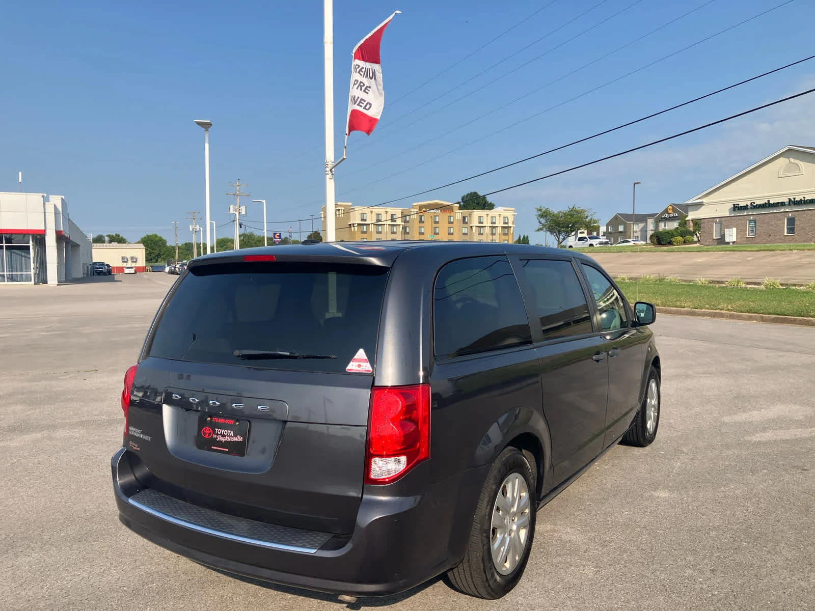 Used 2019 Granite Pearlcoat Dodge SE image 7