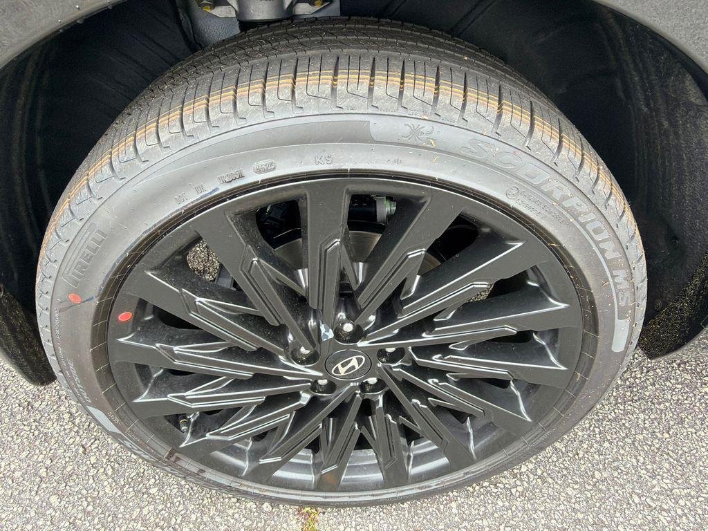 New 2026 White Hyundai Calligraphy FWD image 17