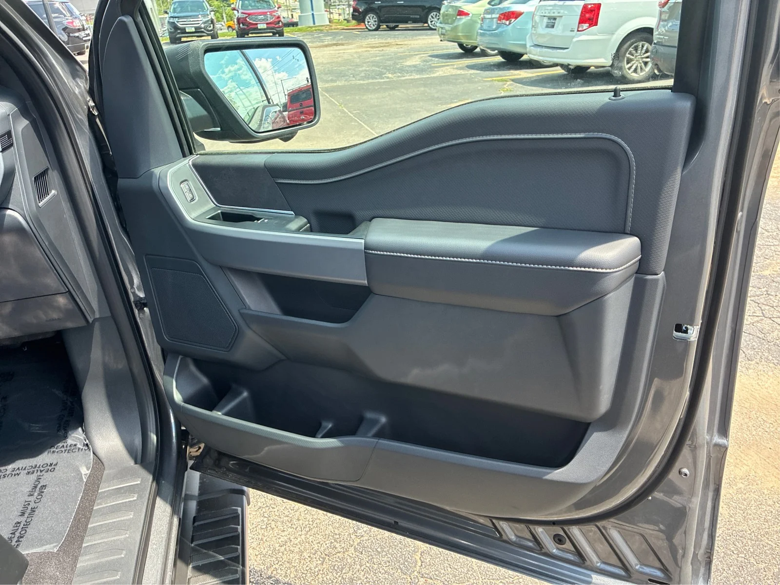 New 2026 Carbonized Gray Metallic Ford XLT image 19
